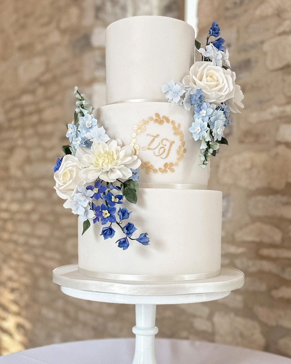 personalised creations wedding cakes