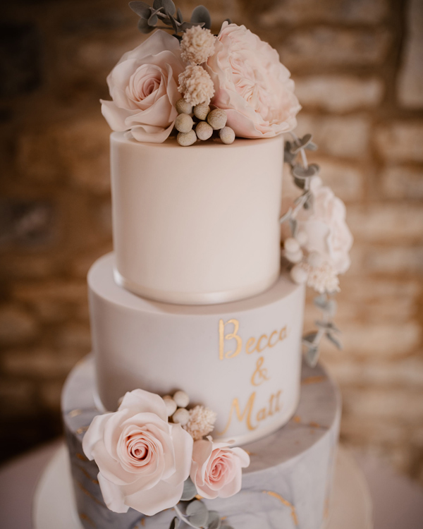 personalised creations wedding cakes